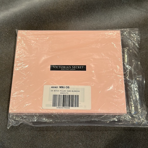 Victoria’s Secret floral eye mask & pillowcase set - Picture 2 of 4